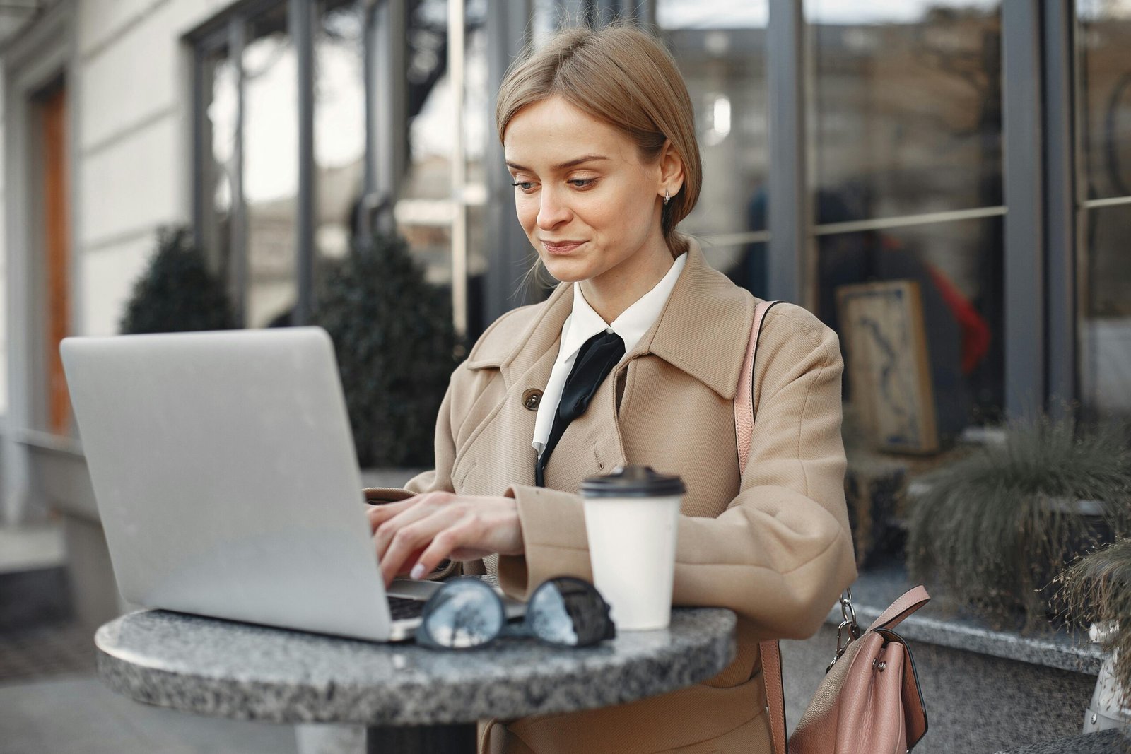 Business Casual Dress 7 Essential Tips for a Perfect Look